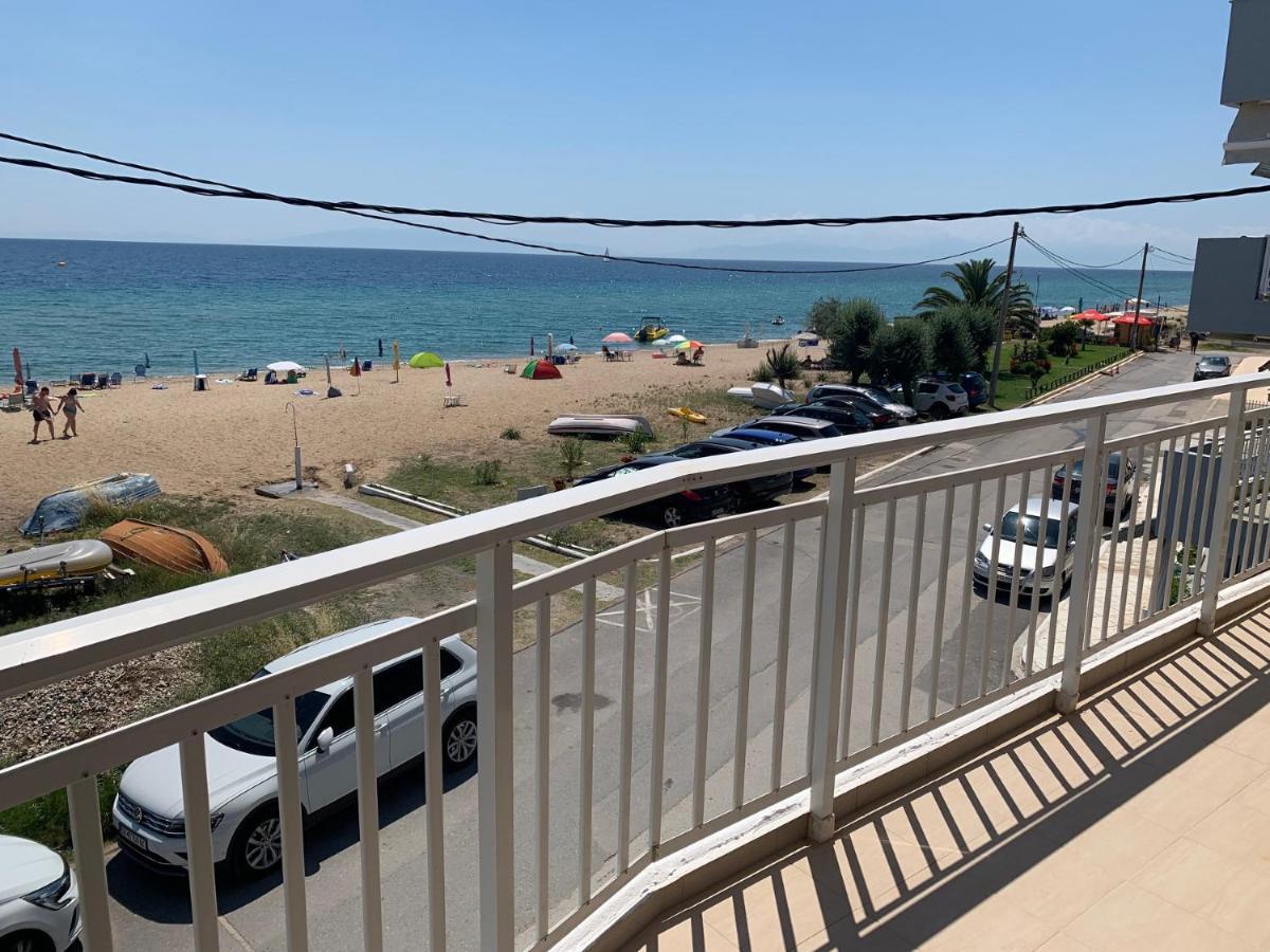 Вилла "Breeze" Front To The Sea - Hakidiki Флогита Экстерьер фото